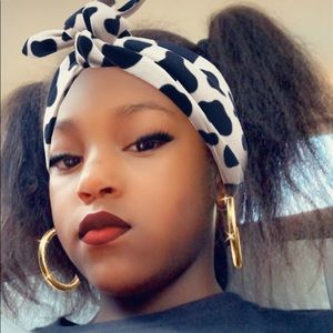 Meet your Posher, Lizzy